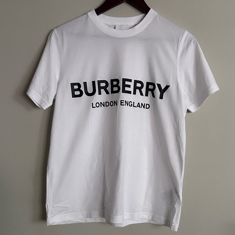 Burberry | Logo London England White Crewneck Tee | M